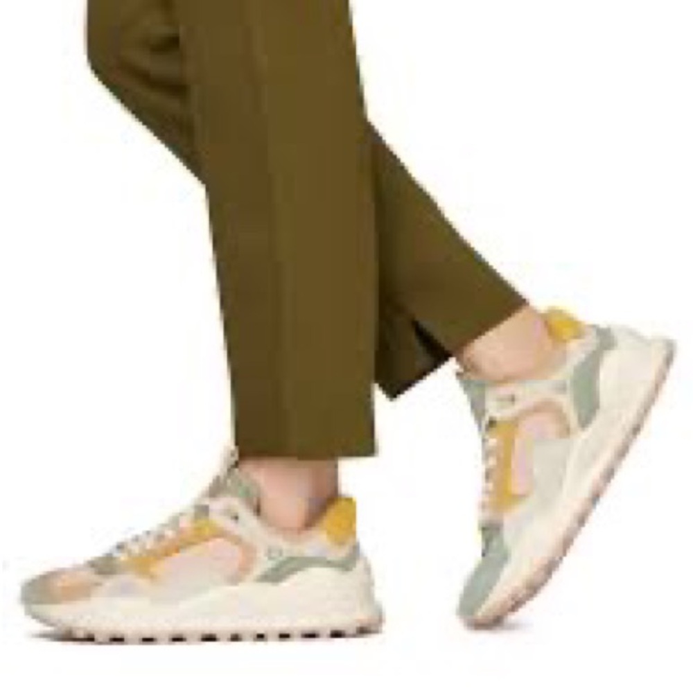 FlowermountaiYAMAWASHI WOMAN - Suede and technical fabric sneakers - Beige-Pink